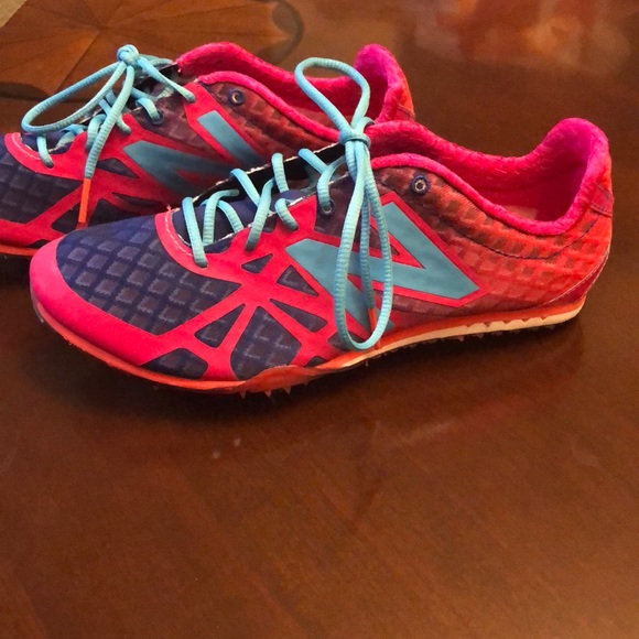 Running Cleats- Middle Distance - Picture 2 of 3